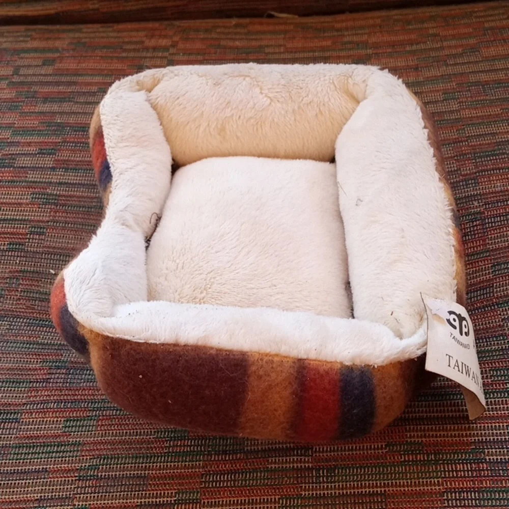 New! TAIWANAIDI Small Critter Bed Lounger.